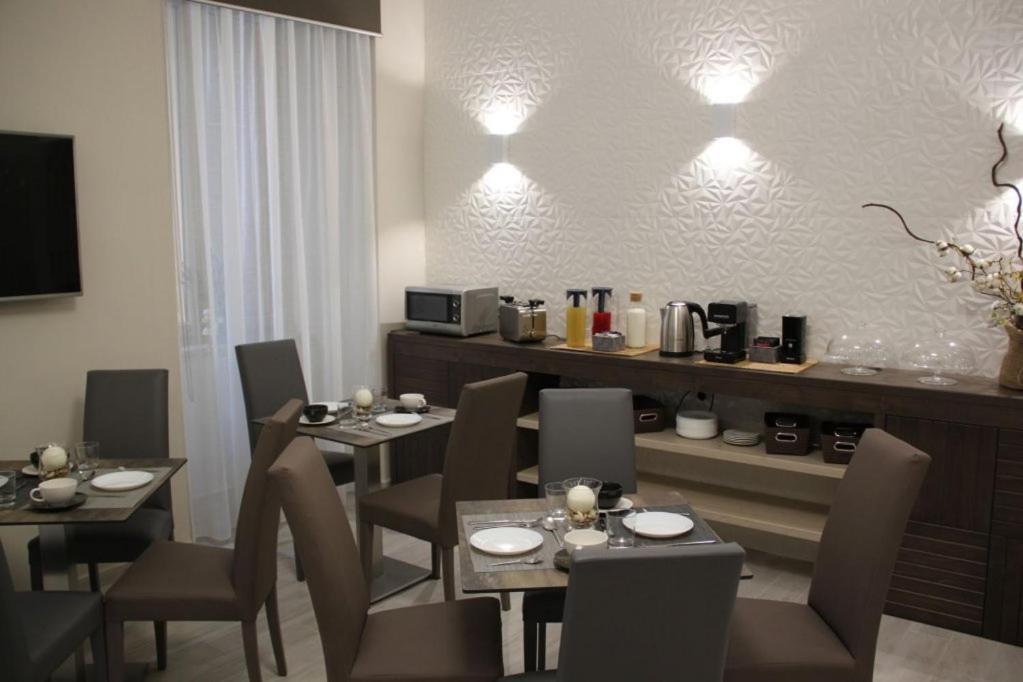 Residenza Suarez Bed & Breakfast เนเปิลส์ ภายนอก รูปภาพ