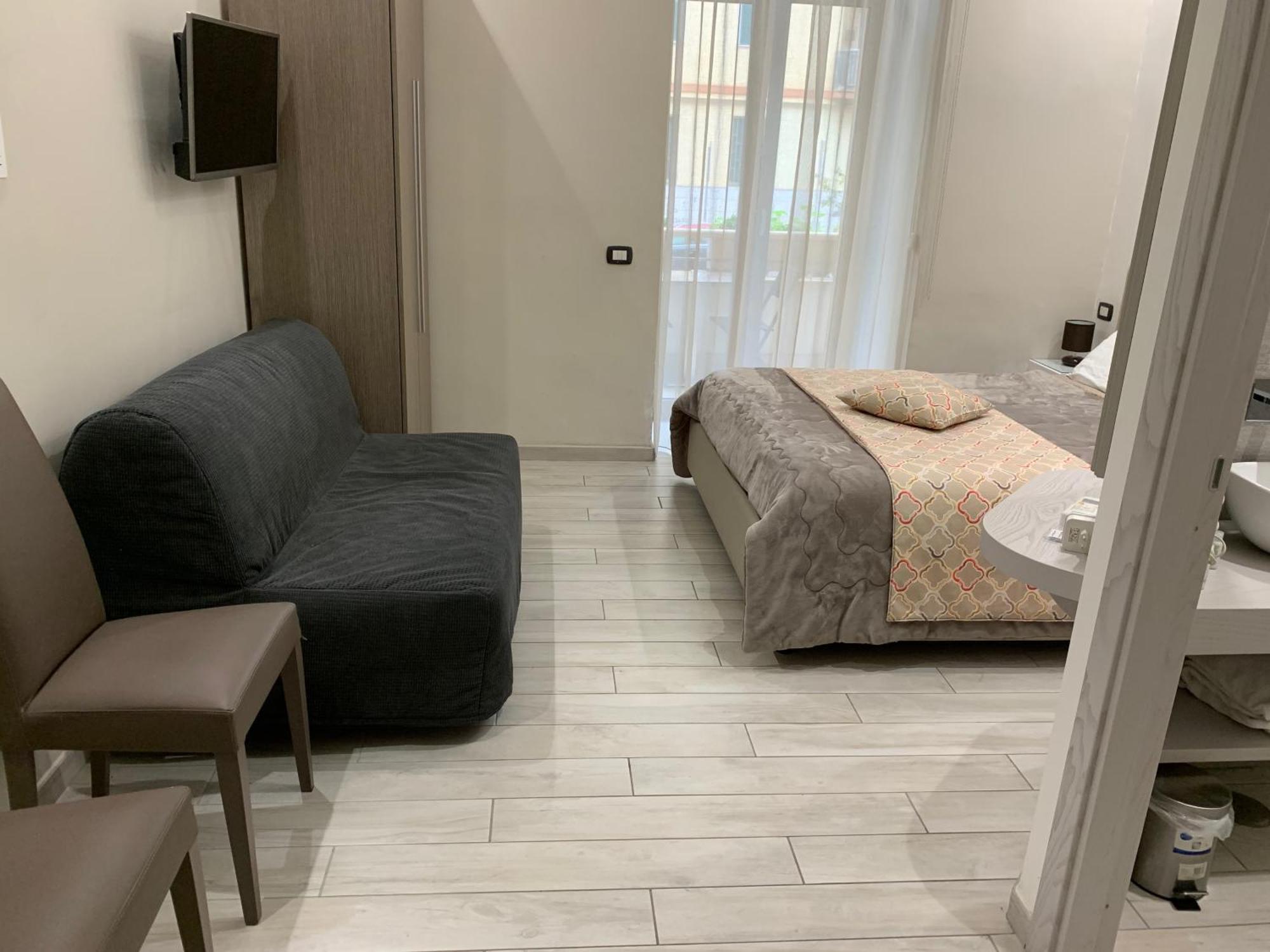 Residenza Suarez Bed & Breakfast เนเปิลส์ ภายนอก รูปภาพ
