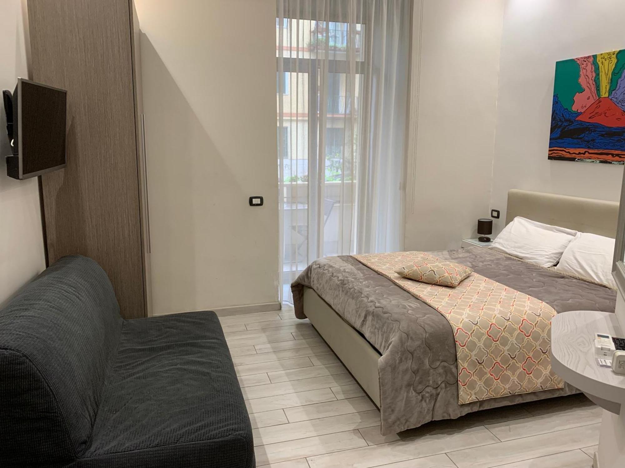 Residenza Suarez Bed & Breakfast เนเปิลส์ ภายนอก รูปภาพ